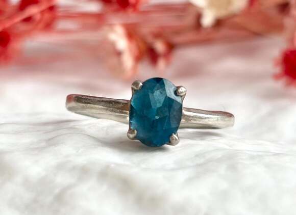 Jewelry - Kyanite Oval Cut Gemstone Solitaire Minimalist Sterling Silver 925 Vintage Ring